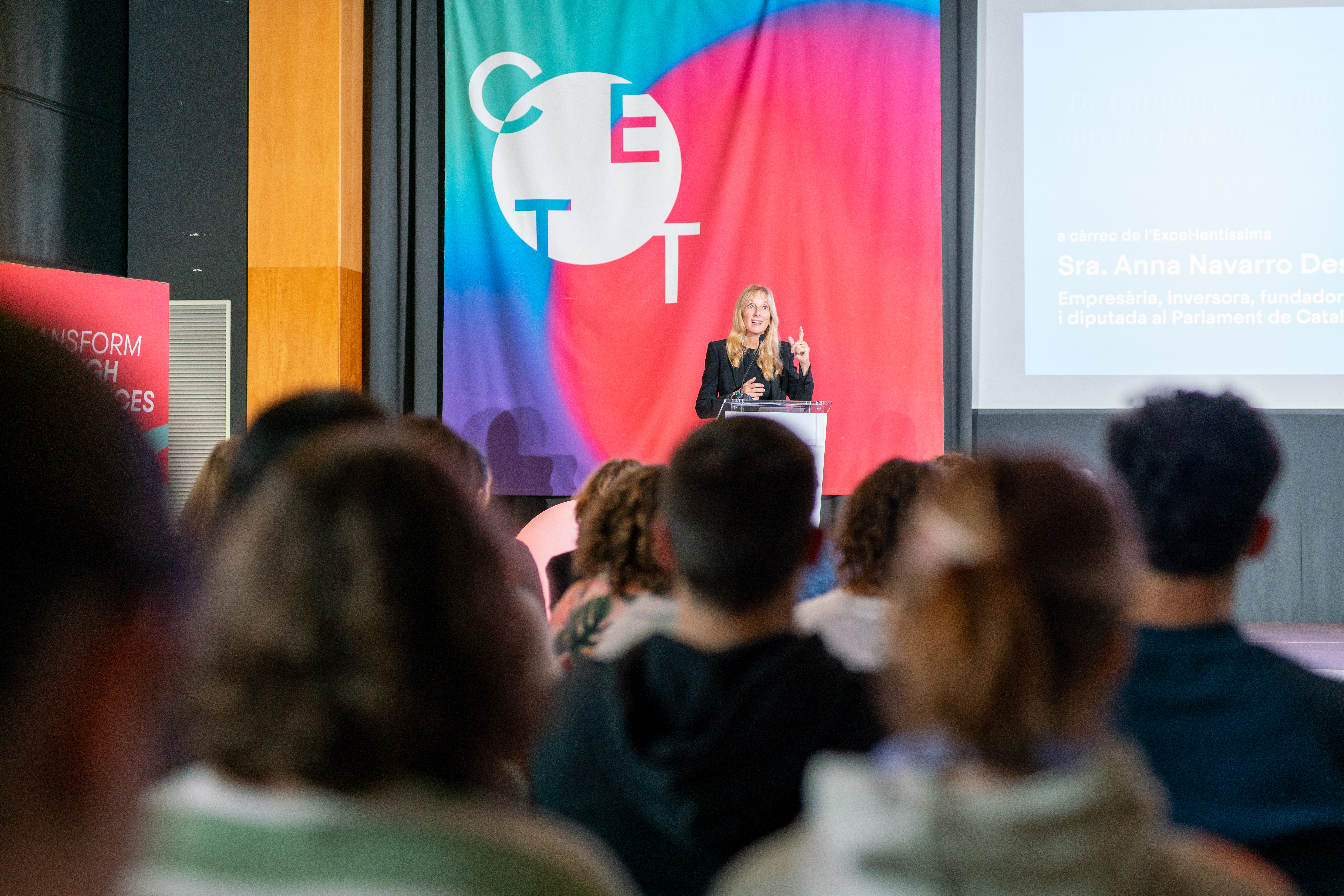 Photography from: Anna Navarro Descals: "Es tan importante saber escribir el cómo, como ser bueno en el qué" | CETT